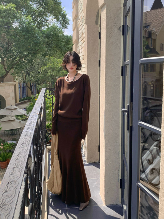 Wine Noon Hong Kong Retro  Crew Neck Knit Top