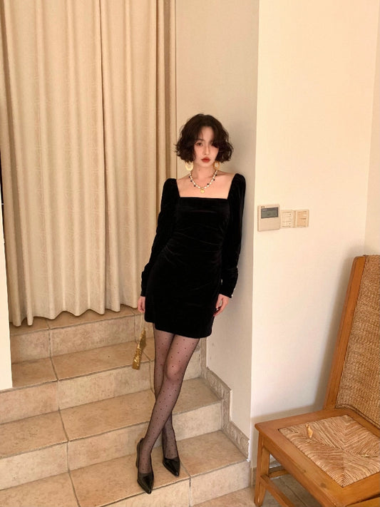 Square Collar Velvet Dress with a Black Swan Theme