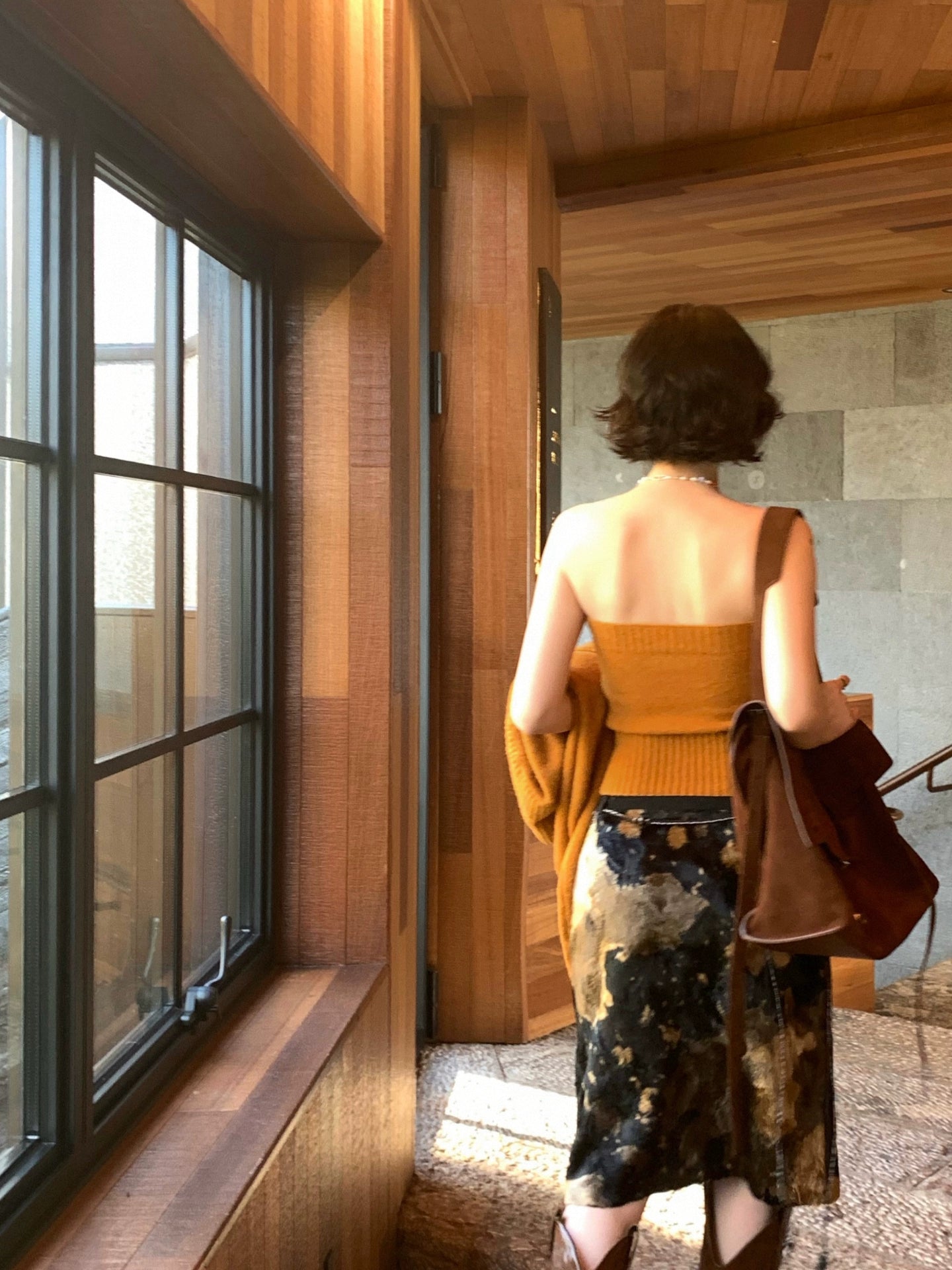 Irregular Plush High-Waisted Skirt – Hong Kong Retro Autumn/Winter