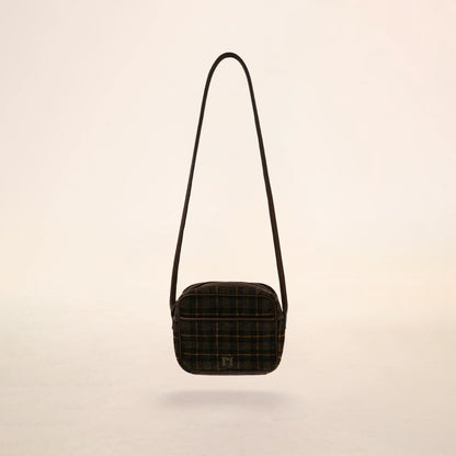 Academy Style Woven Handheld Bag