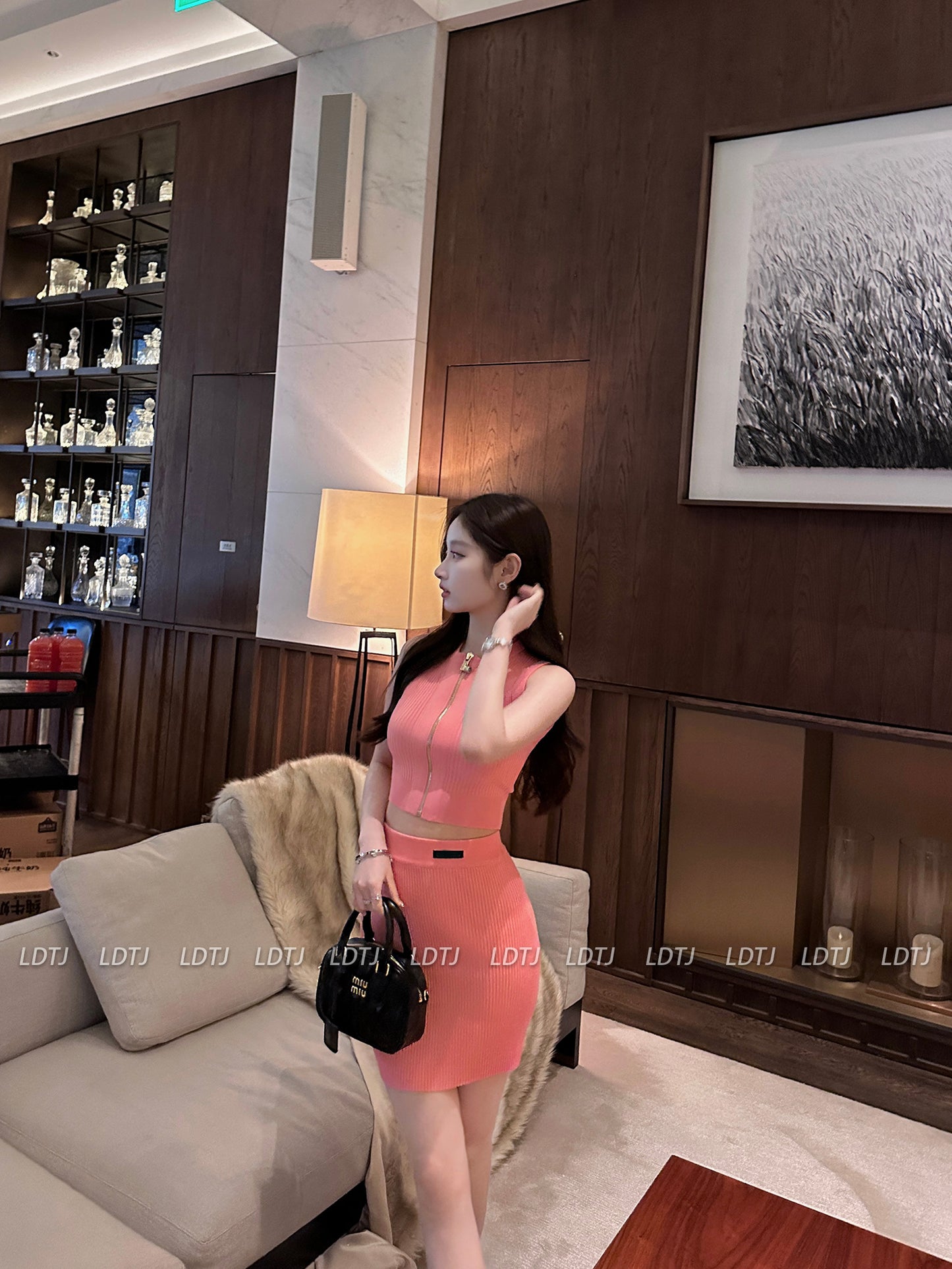 Elegant Waist Trim Bag Sleeveless Suit