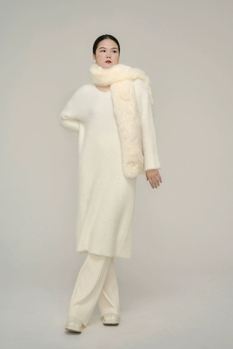 Sciarpa di pelliccia con una sciarpa inverno solida a medio stile caldo in stile lazeano