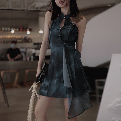 Jue Dai Hanging Qipao