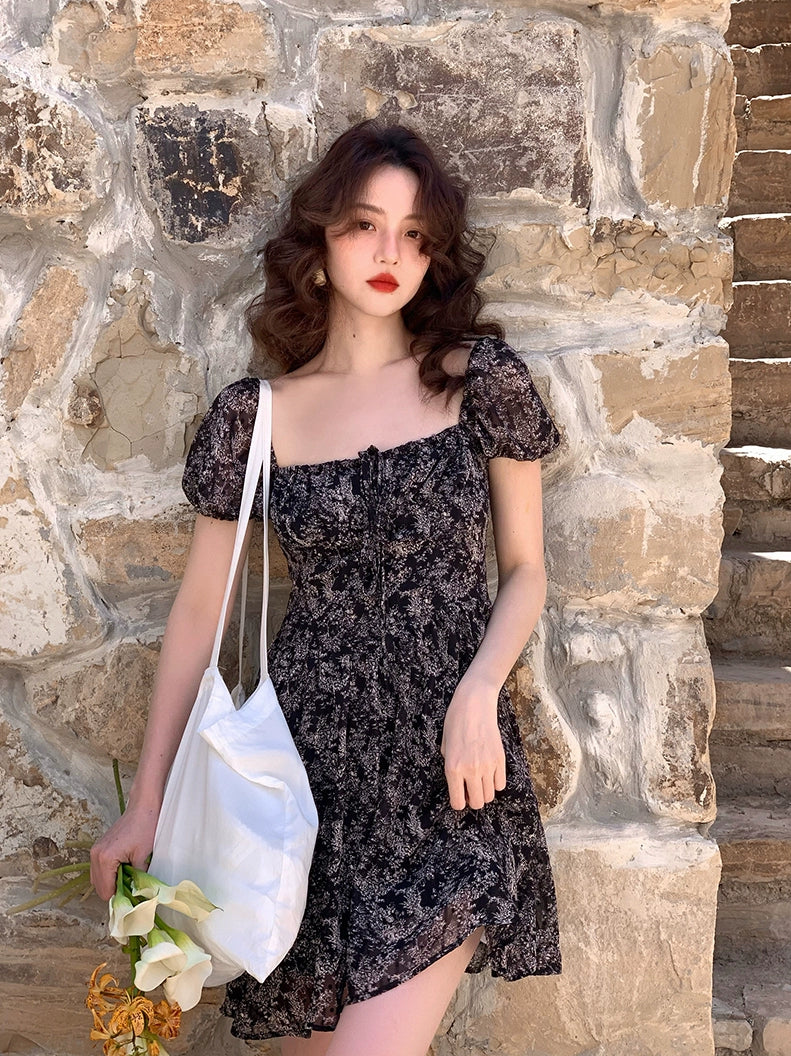 Summer's Floral Square Neck Dress: A-Line Chic