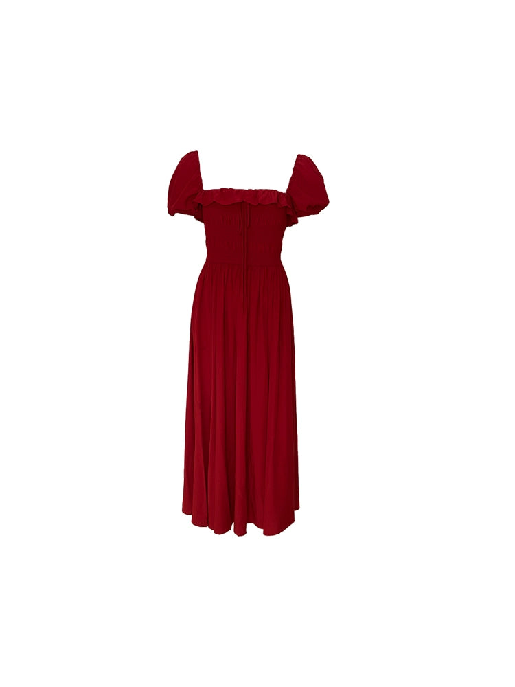 Vestido de volante rojo elegante: elegancia de verano en la mitad