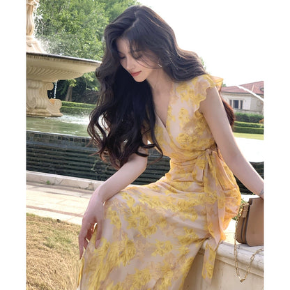 Желтое приморское платье для отдыха