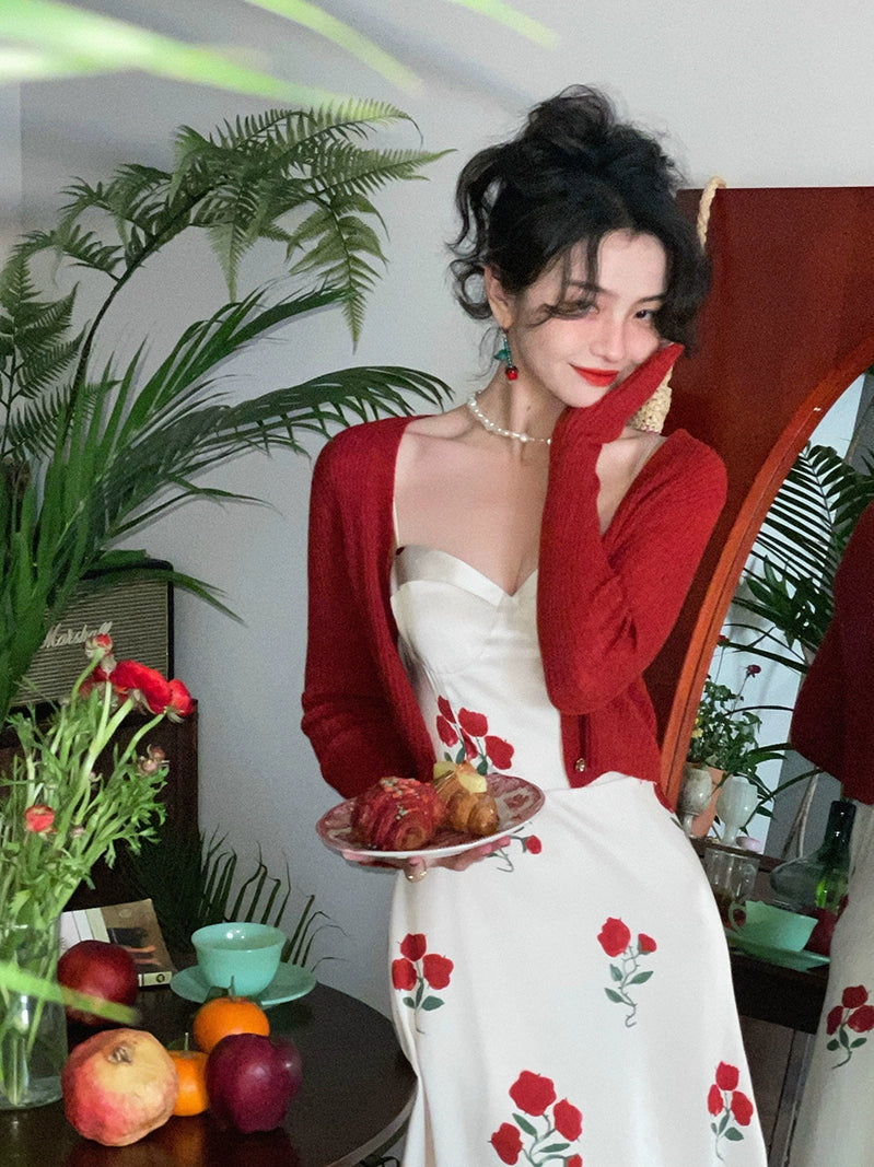 Elegancia de primavera: vestido de correa con estampado de rosas