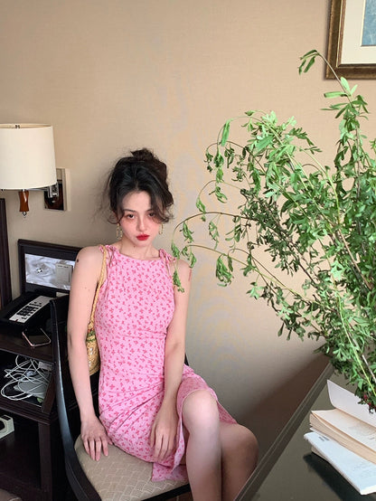 Élégance d'été: robe de fleur à lacets rose