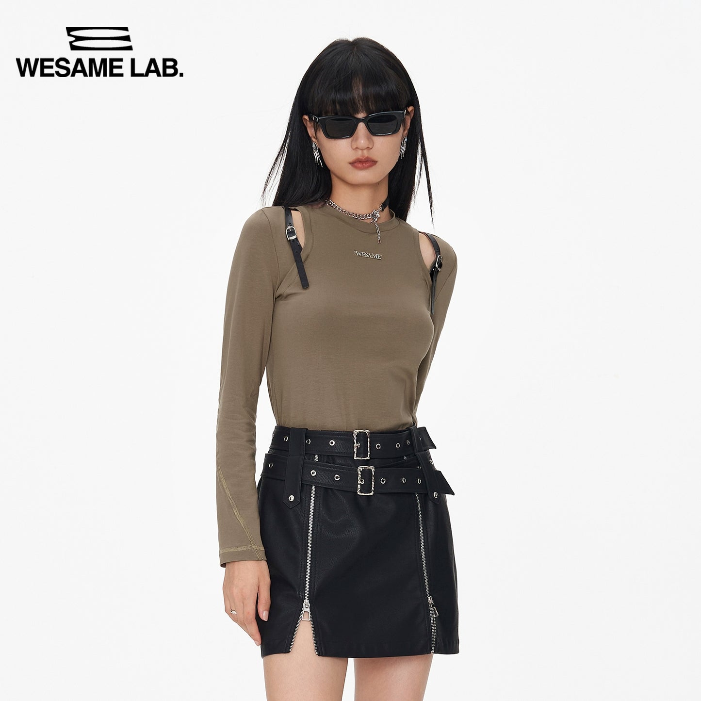 Double Belt Hollowed Out Slim Fitting Bottom Shirt