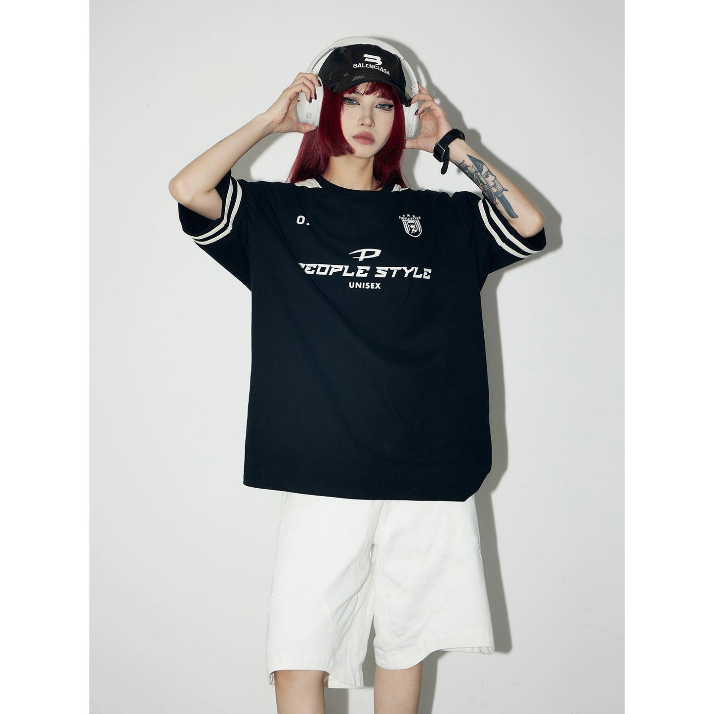 브랜드 배지 -EMBROIDERED SHORT SLEEED T -SHIRT