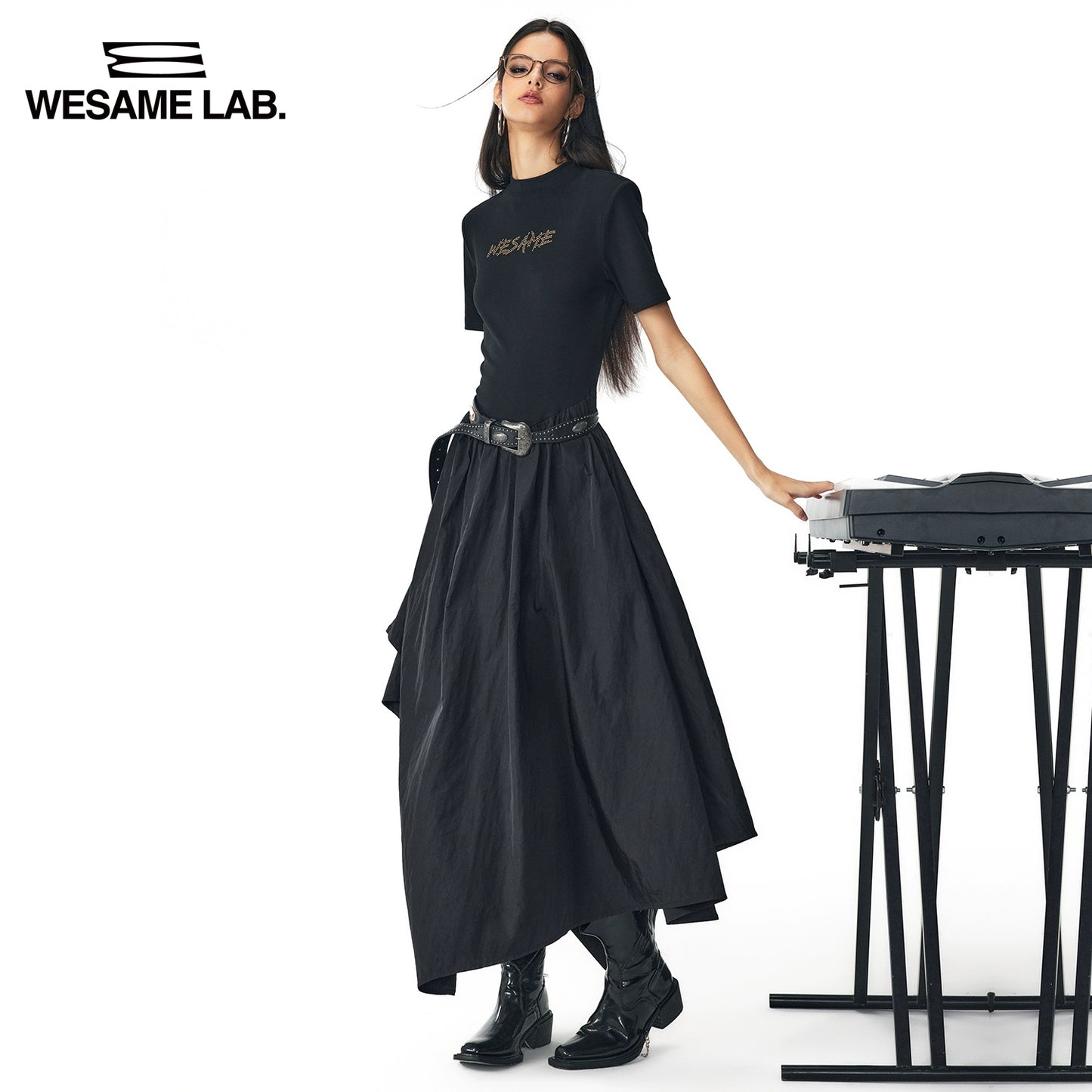 التصميم الأصلي ليلة سوداء سوداء غير منتظم لباس طويل عالي الجودة فستان أكمام