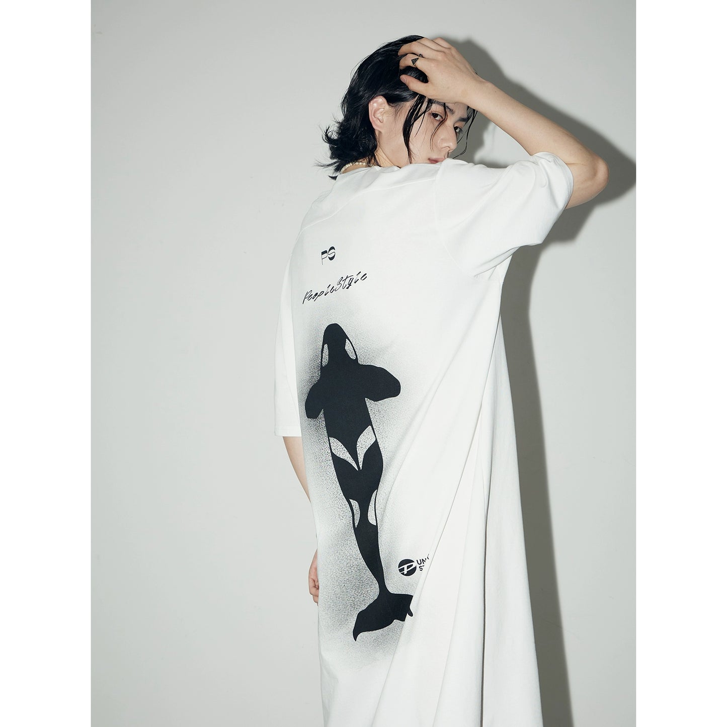 T-shirt "long et long" Design baleine Robe à manches courtes pyron