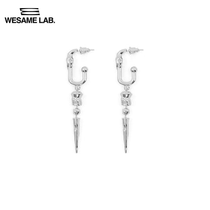 22s / s Niche Designer Brand Sense haut de gamme Boucles d'oreilles longues coniques irrégulières High Street pour femmes