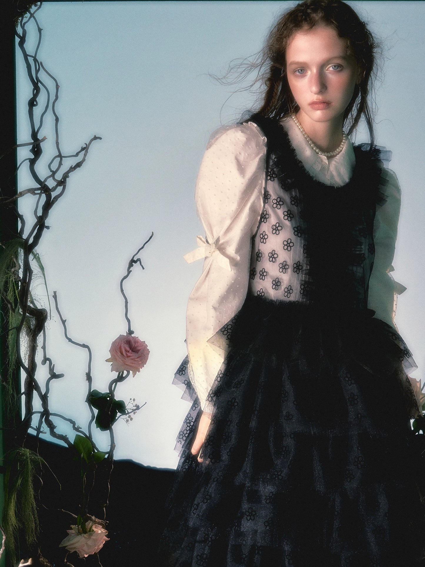 Falda larga con cuello de encaje y malla de flores flocadas negras de diseño Original falda mullida sin mangas