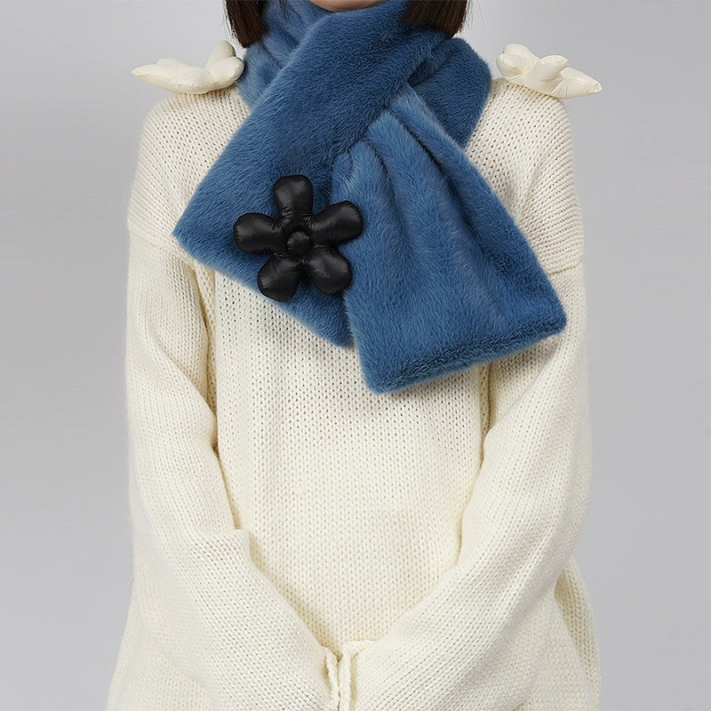 Plush Warm Scarf - Flower Design