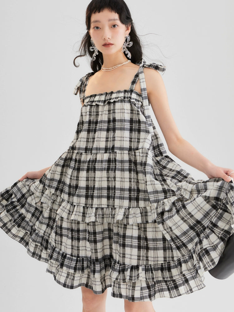 emotional check half skirt or suspender skirt, two wearing elastic waist black and white check pattern half skirt