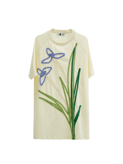 T-shirt à manches courtes à la broderie à l'iris à la crème