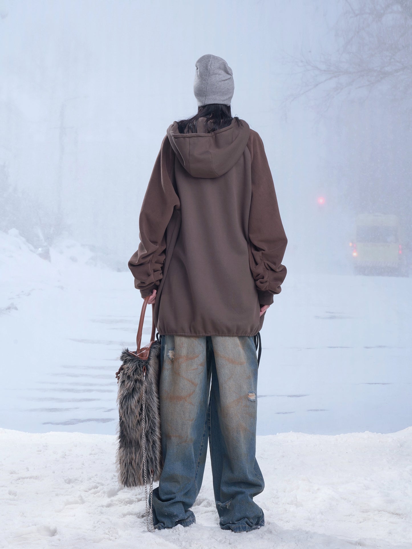 Sweat à capuche à deux couleurs de longueur （