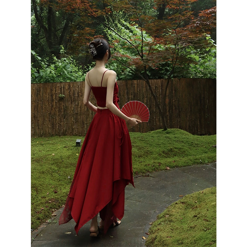 فستان وصيفات الشرف الصيفي الأحمر