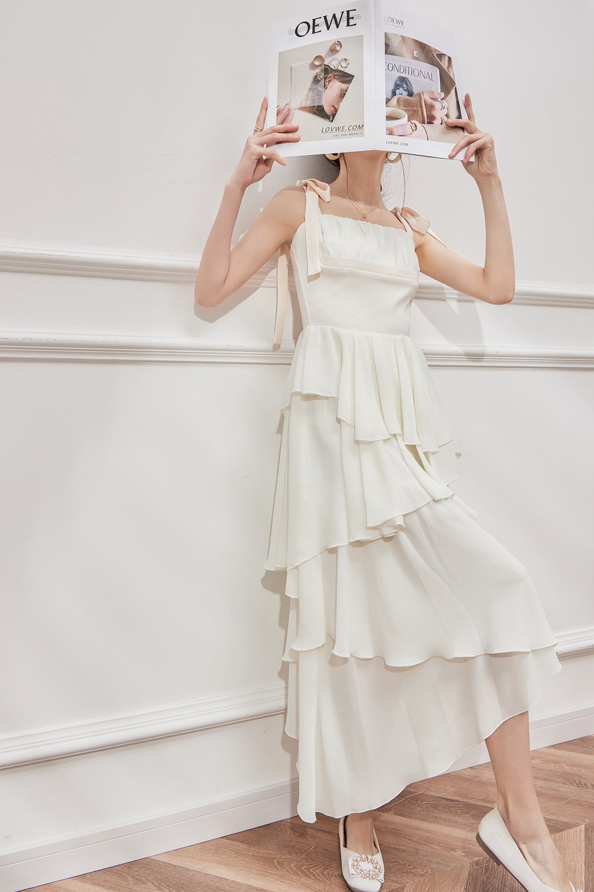 High-End White Strap Dress